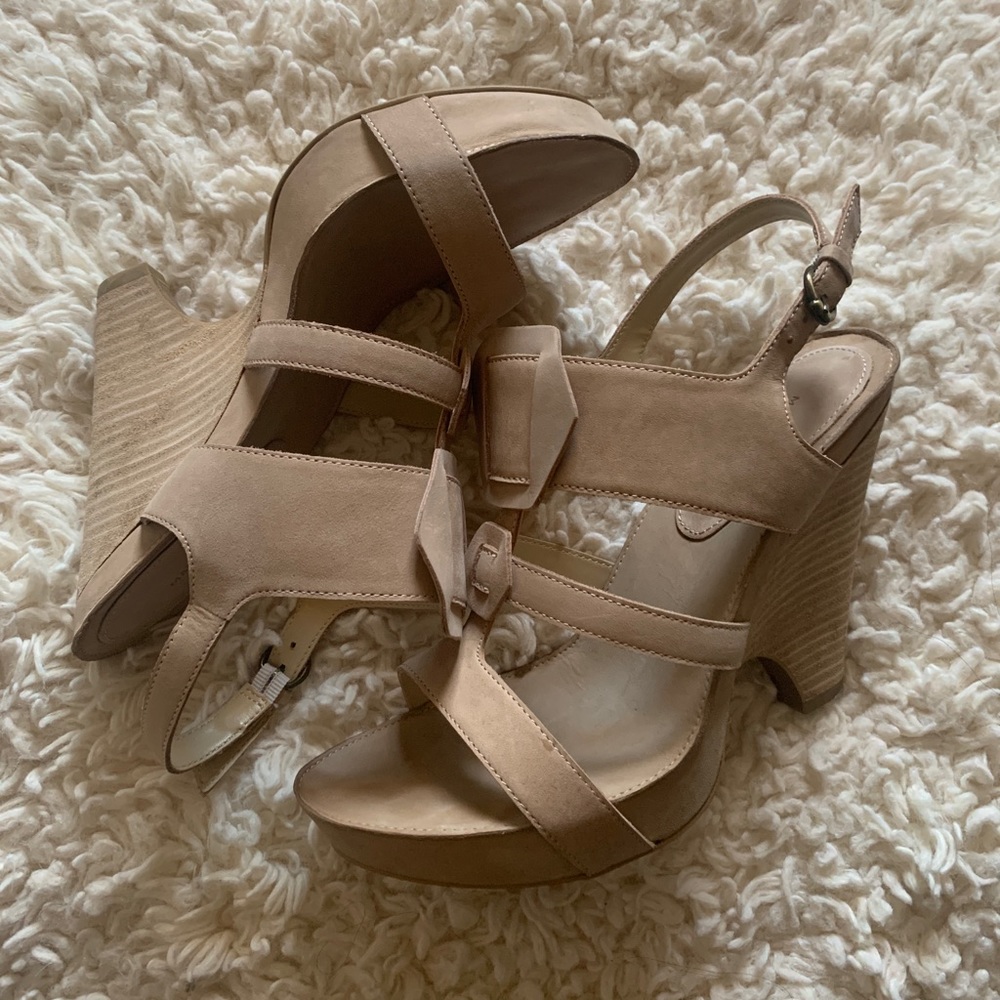 Max Studio Cream Colored Heels